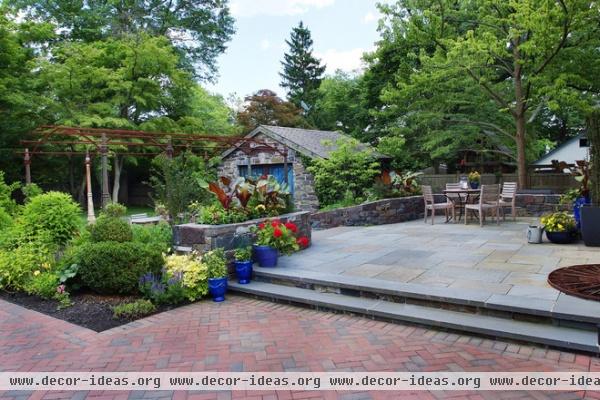 traditional patio by Groundswell Design Group, LLC