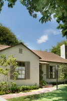 Houzz Tour: Stressing Less in a Beachy California Cottage