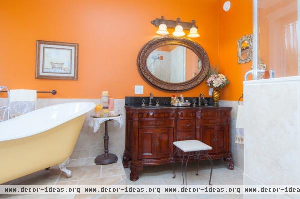 traditional bathroom by Sarah Lunn, Your Real Estate Resource