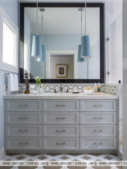 transitional bathroom by Thayer Hopkins Architects