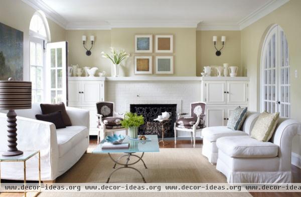 traditional living room by Boomgaarden Architects