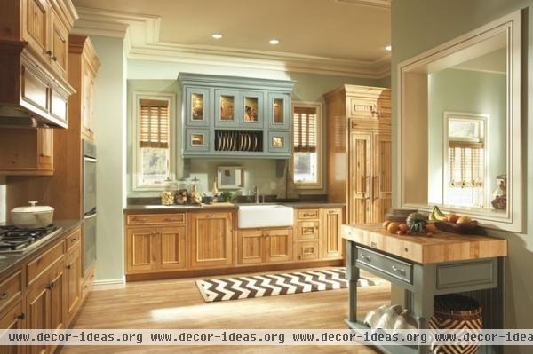 traditional kitchen by Paul Anater