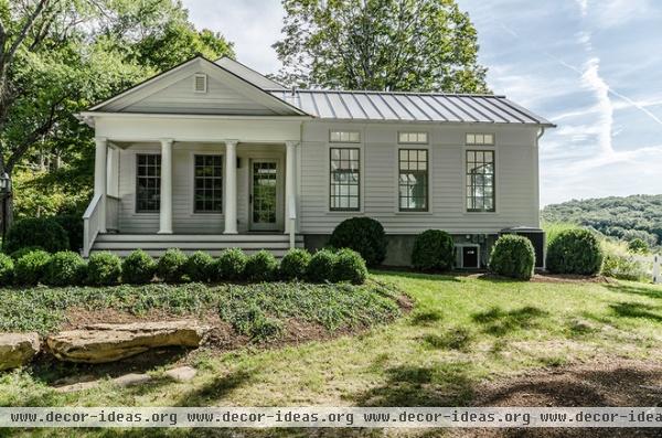 farmhouse exterior by Blansfield Builders, Inc.