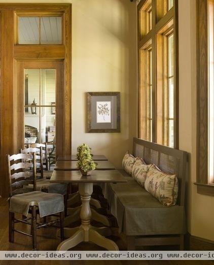 farmhouse dining room by Yvonne McFadden LLC