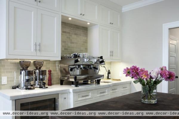 traditional kitchen by Andre Rothblatt Architecture