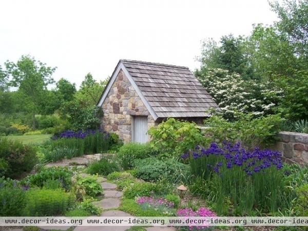 traditional landscape by Dear Garden Associates, Inc.