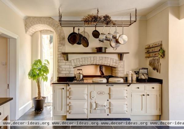 traditional kitchen by Colin Cadle Photography