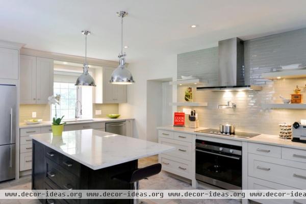 contemporary kitchen by Cedarstone Homes Limited