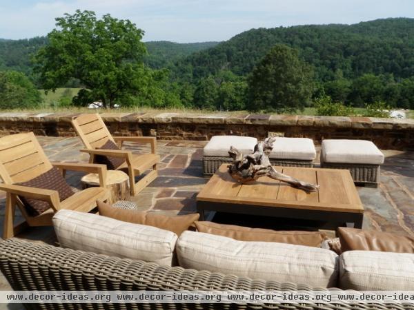 rustic patio by DK Design