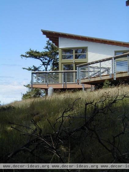 contemporary porch by Mohler + Ghillino Architects