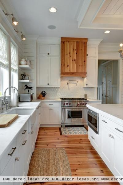 traditional kitchen by William Quarles Design/Photography