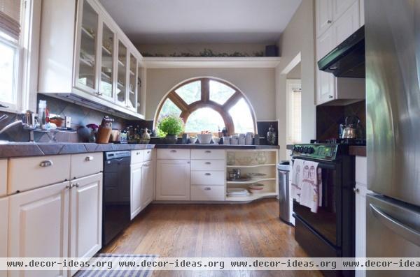 traditional kitchen by Sarah Greenman