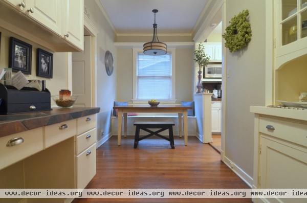 traditional dining room by Sarah Greenman