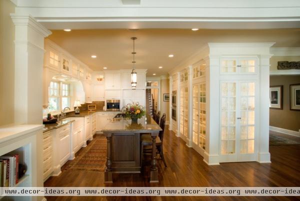 traditional kitchen by Murphy & Co. Design