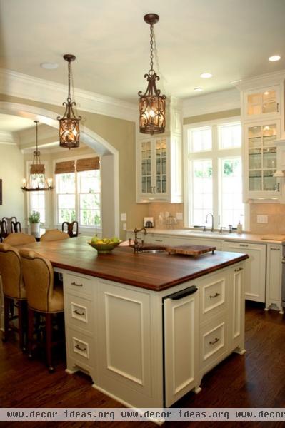 traditional kitchen by Keystone Millworks Inc