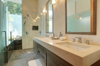 Master Bathroom Choices: One Sink or Two?