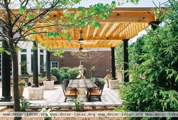 traditional patio by Poynter Landscape Architecture & Construction