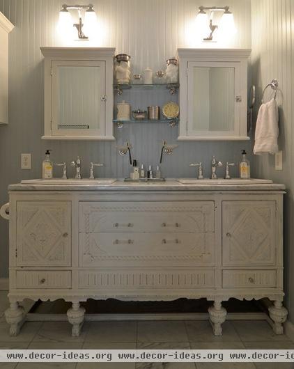 eclectic bathroom by Sarah Greenman