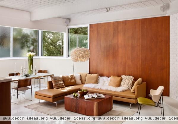 midcentury living room by Studio Schicketanz