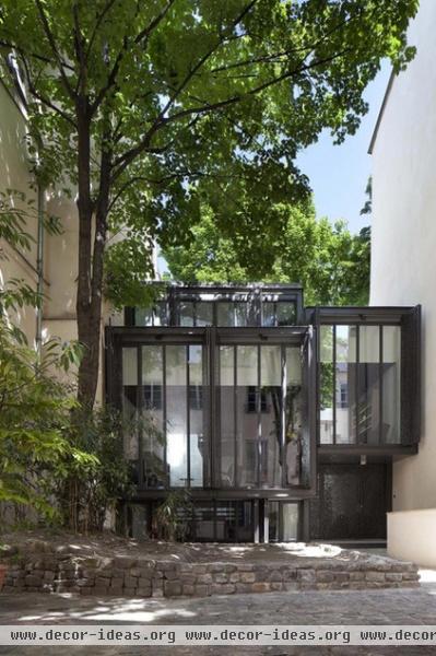 modern exterior by Moussafir Architectes