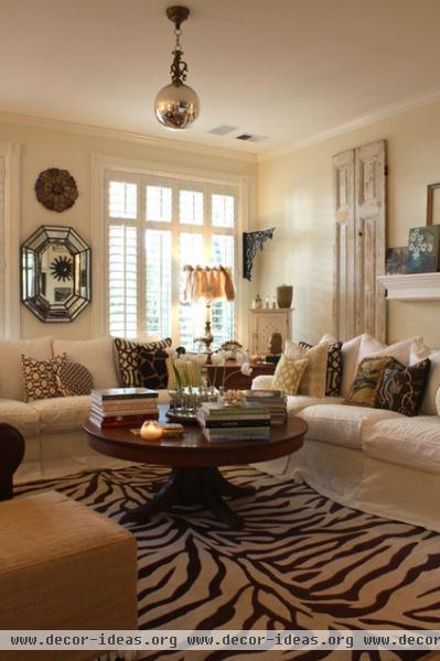 traditional living room by Shannon Malone