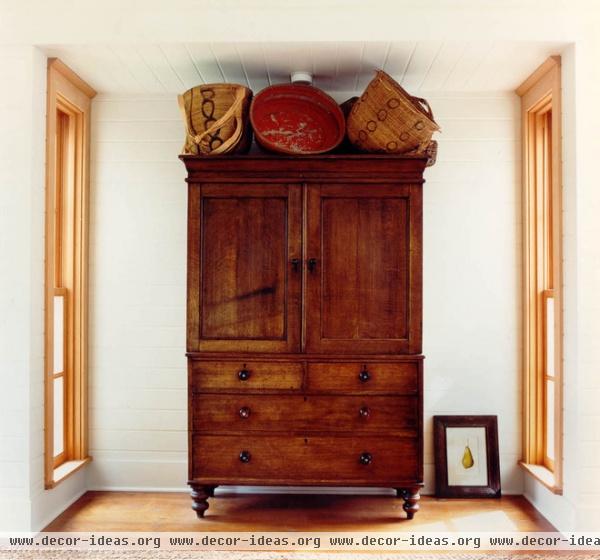 rustic bedroom by Bosworth Hoedemaker