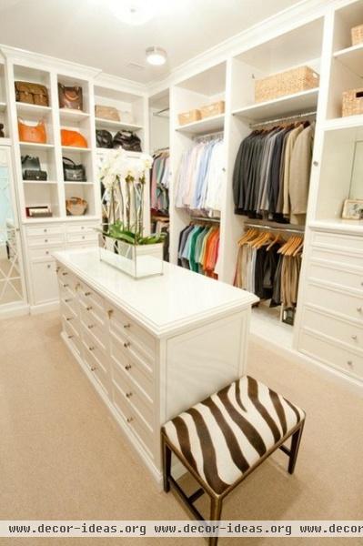 traditional closet by Munger Interiors