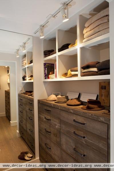 rustic closet by Artistic Designs for Living, Tineke Triggs