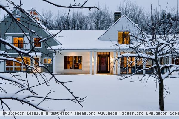 farmhouse exterior by Whitten Architects