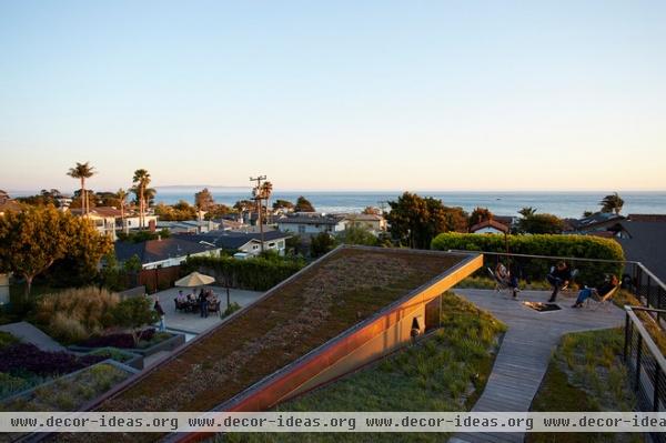 contemporary landscape by Jeffrey Gordon Smith Landscape Architecture