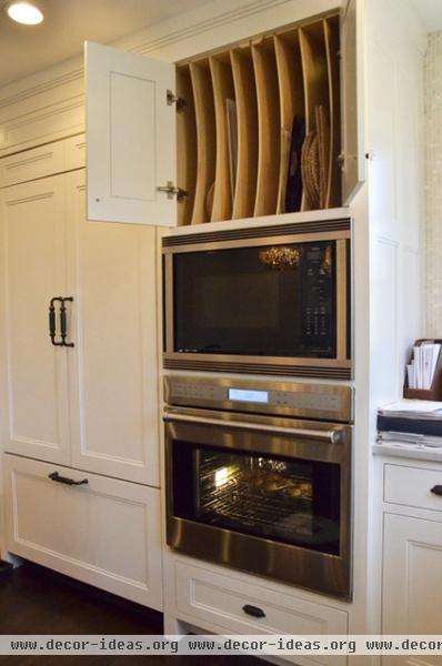 traditional kitchen by Dearborn Cabinetry LLC