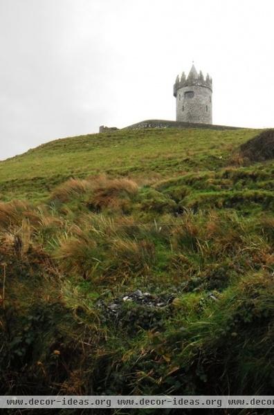 Doonagore Castle