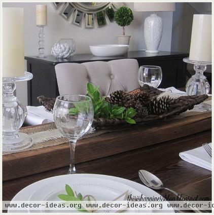 traditional dining room Thanksgiving Tablescape