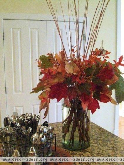 traditional dining room Thanksgiving Tablescape