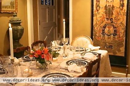 traditional dining room Thanksgiving Tablescape