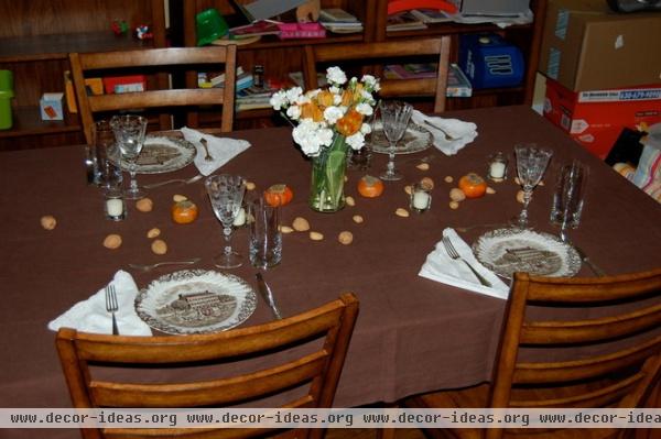 traditional dining room Thanksgiving Tablescape