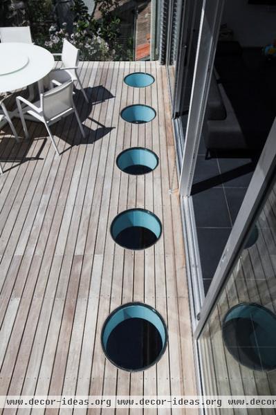 modern deck by arbejazz architects studio ltd.