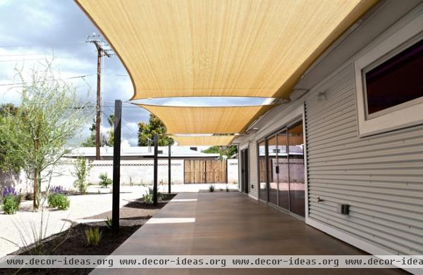 modern patio by The Ranch Mine