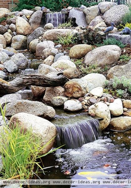 traditional landscape by California Waterscapes