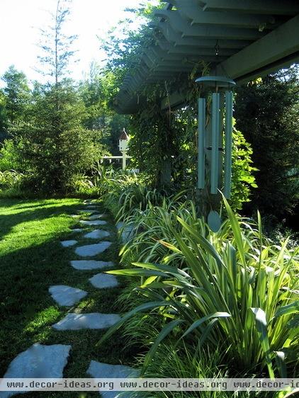 traditional landscape by Gilson Group Landscape Design