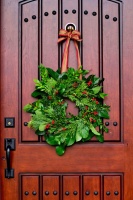 Make a Traditional Fresh Holiday Wreath the Easy Way