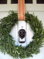 10 Easy Decorating Ideas for a Festive Entryway