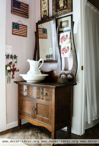 traditional bathroom by Mina Brinkey