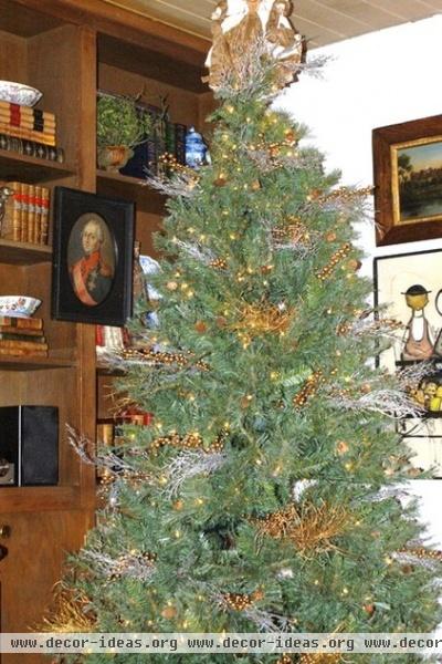 Decorating your Christmas Tree;  a Primer