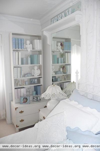 traditional bedroom Frenchflair