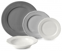 Guest Picks: Subtle Gray Tableware Gives Food the Spotlight