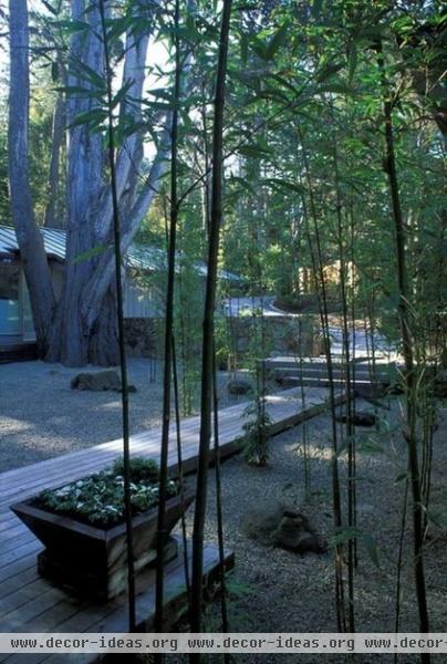 contemporary landscape by Ron Herman Landscape Architect