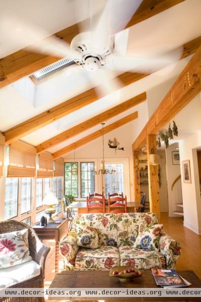 traditional living room by Boardwalk Builders