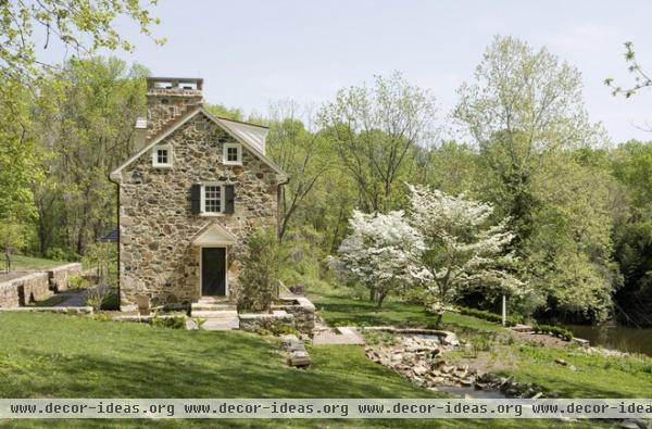 farmhouse landscape by Archer & Buchanan Architecture, Ltd.