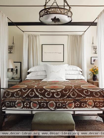 mediterranean bedroom Luminous Interiors